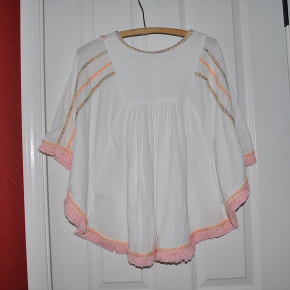 New CAT & JACK Boho White Fringe Poncho Top NWOT - Picture 7 of 8